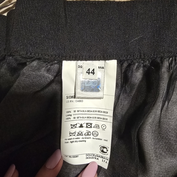 D&G skirt with epic print. Size 44 European - Picture 10 of 16